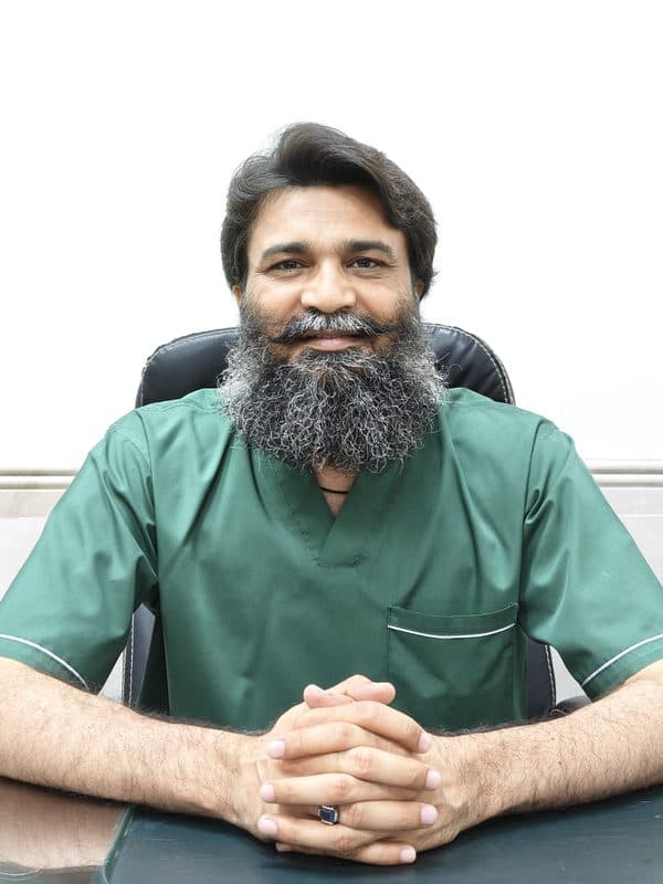 Dr. Munawar Ali Bhatti - Eye Surgeon in Bahawalpur